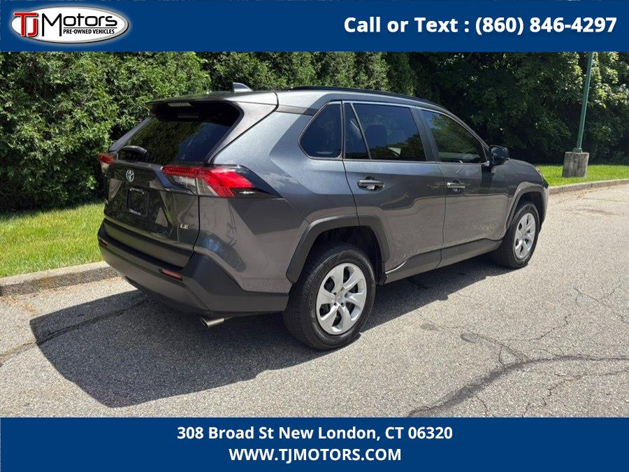 2019 Toyota RAV4 LE - Photo 7