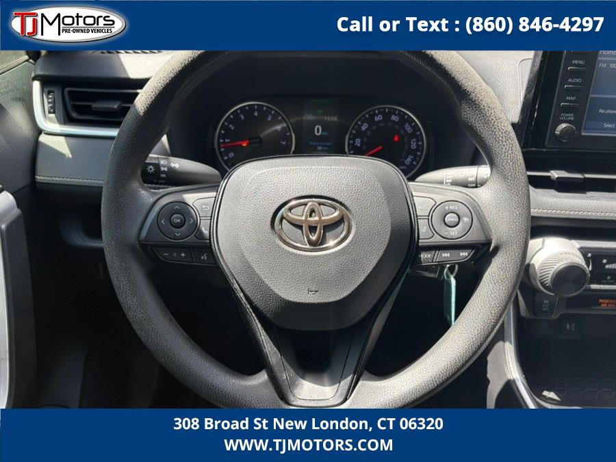 2019 Toyota RAV4 LE - Photo 15