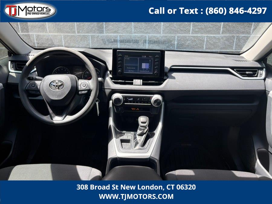 2019 Toyota RAV4 LE - Photo 14