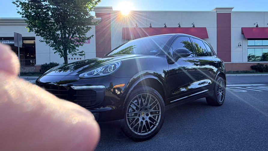 2018 Porsche Cayenne Platinum Edition's photo