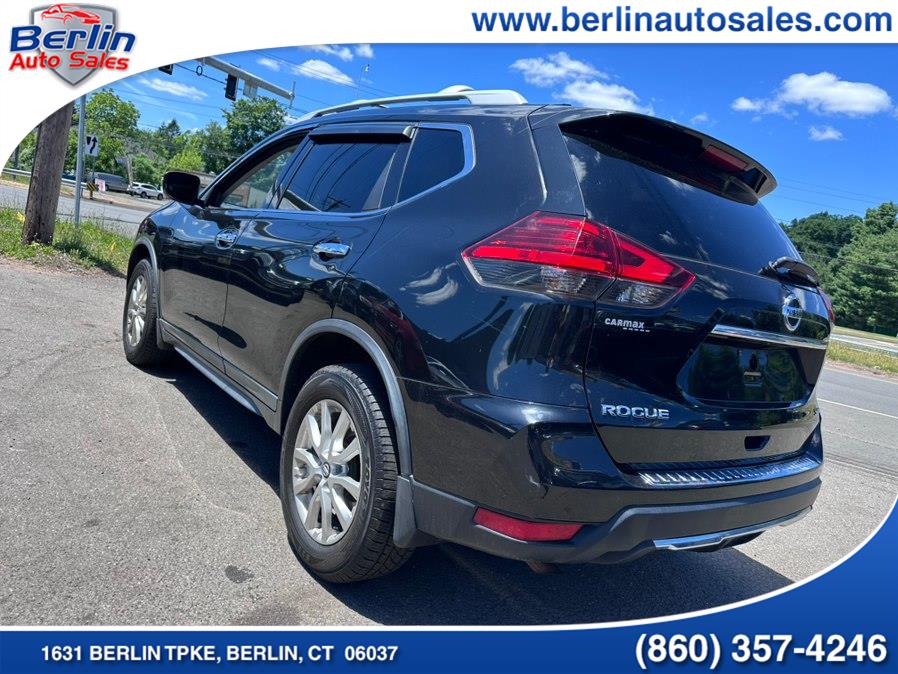 2017 Nissan Rogue SV - Photo 19
