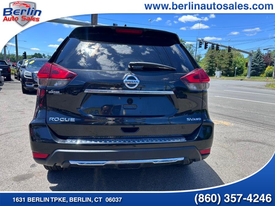 2017 Nissan Rogue SV - Photo 17