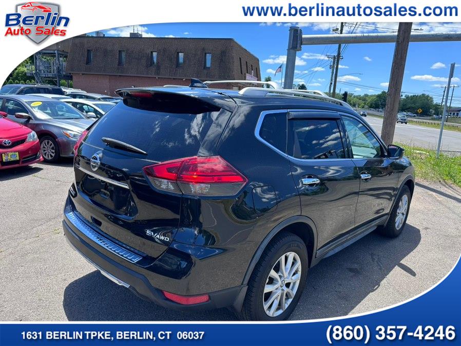 2017 Nissan Rogue SV - Photo 13