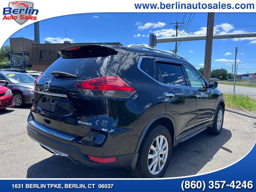 2017 Nissan Rogue SV - Photo 12
