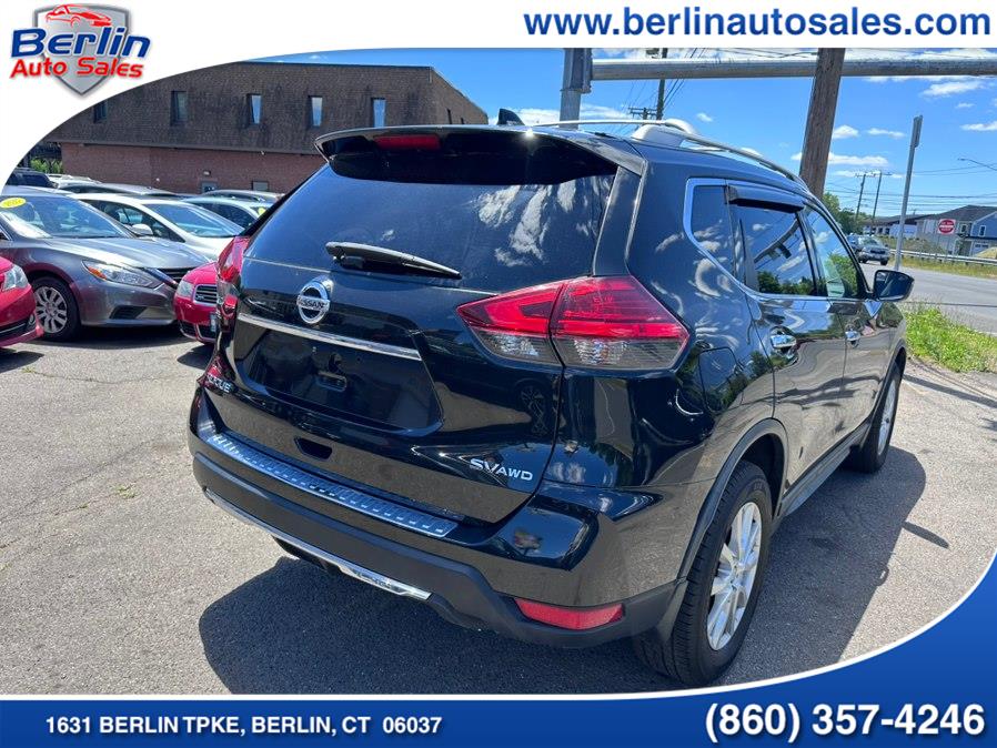 2017 Nissan Rogue SV - Photo 16