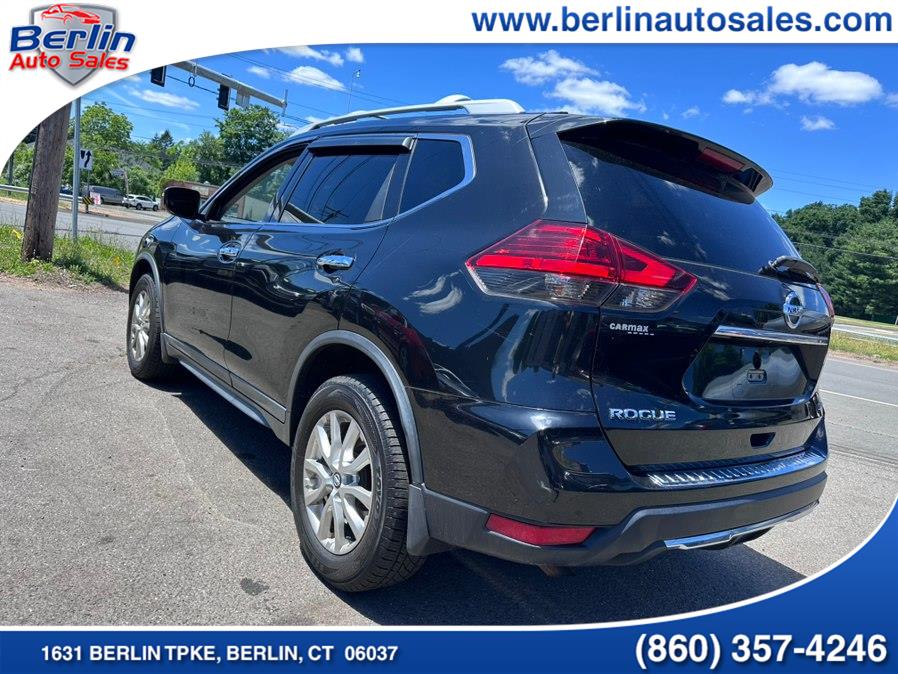 2017 Nissan Rogue SV - Photo 20