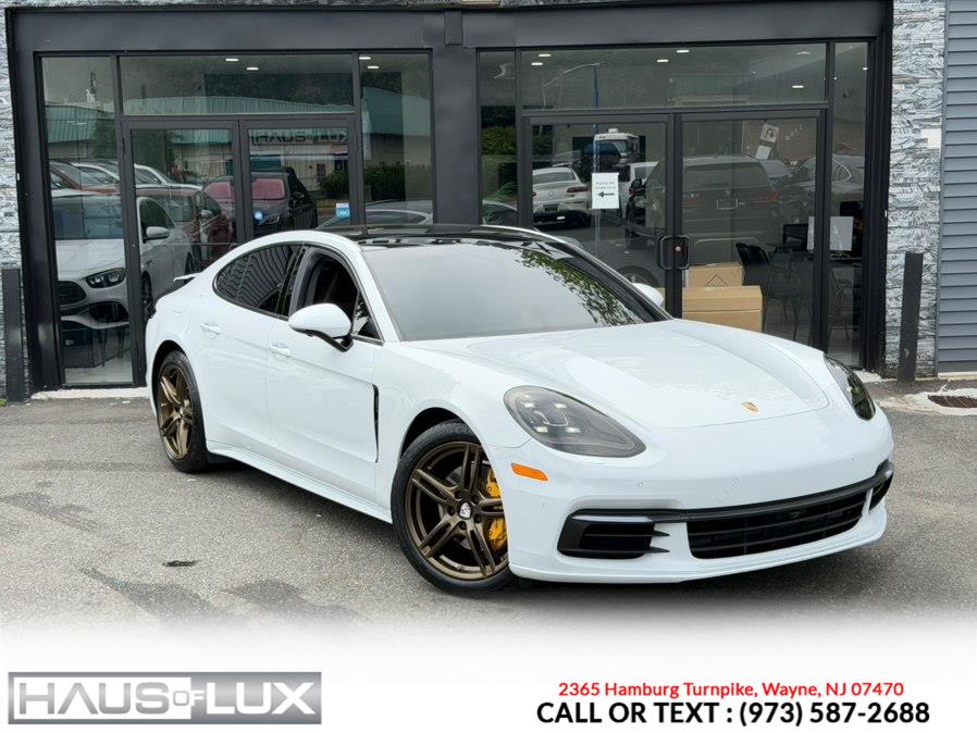 2018 Porsche Panamera 4's photo