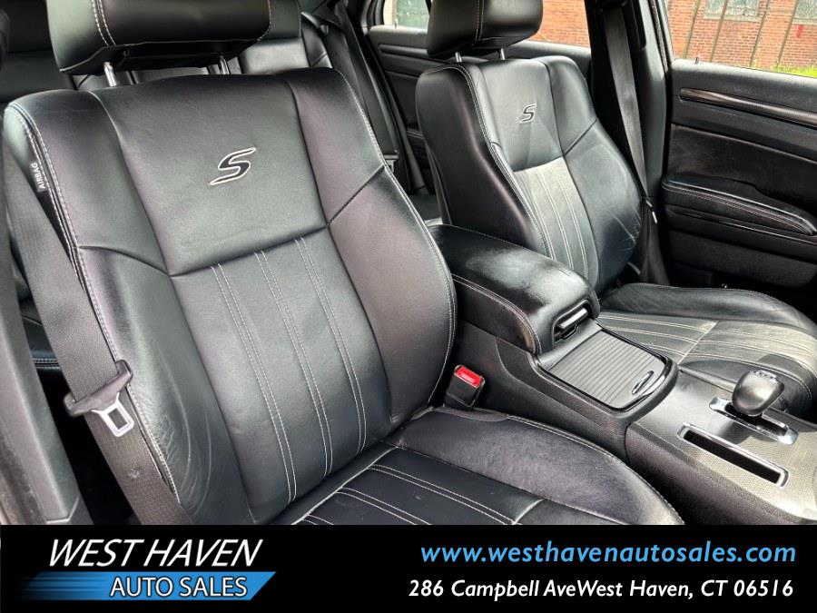 2013 Chrysler 300 S - Photo 10
