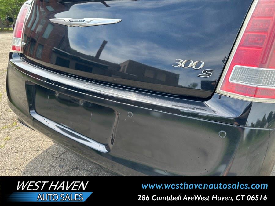 2013 Chrysler 300 S - Photo 16