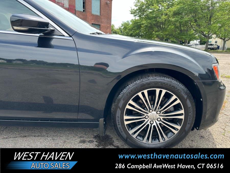 2013 Chrysler 300 S - Photo 15