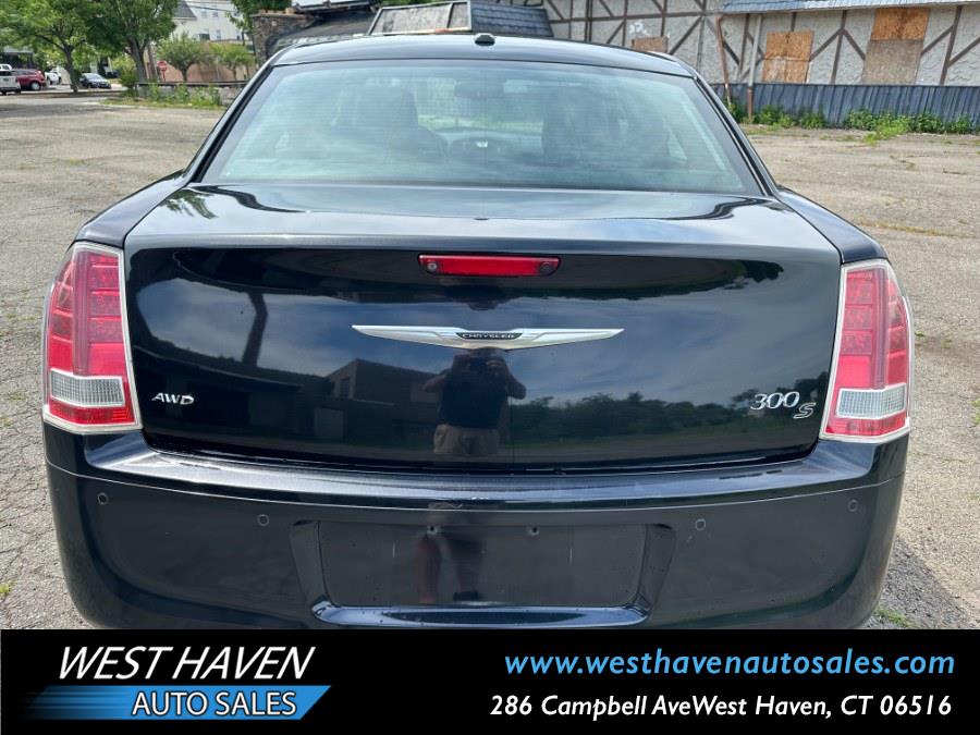 2013 Chrysler 300 S - Photo 13