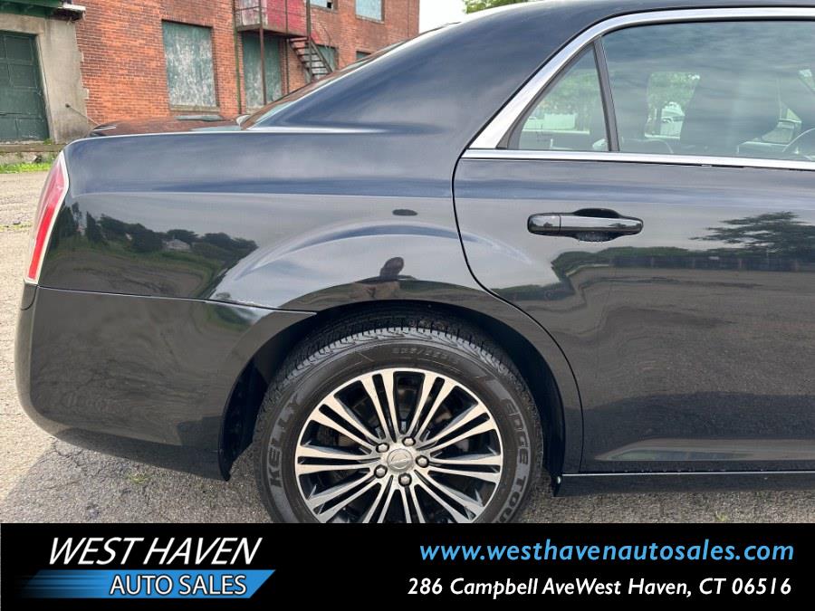 2013 Chrysler 300 S - Photo 14
