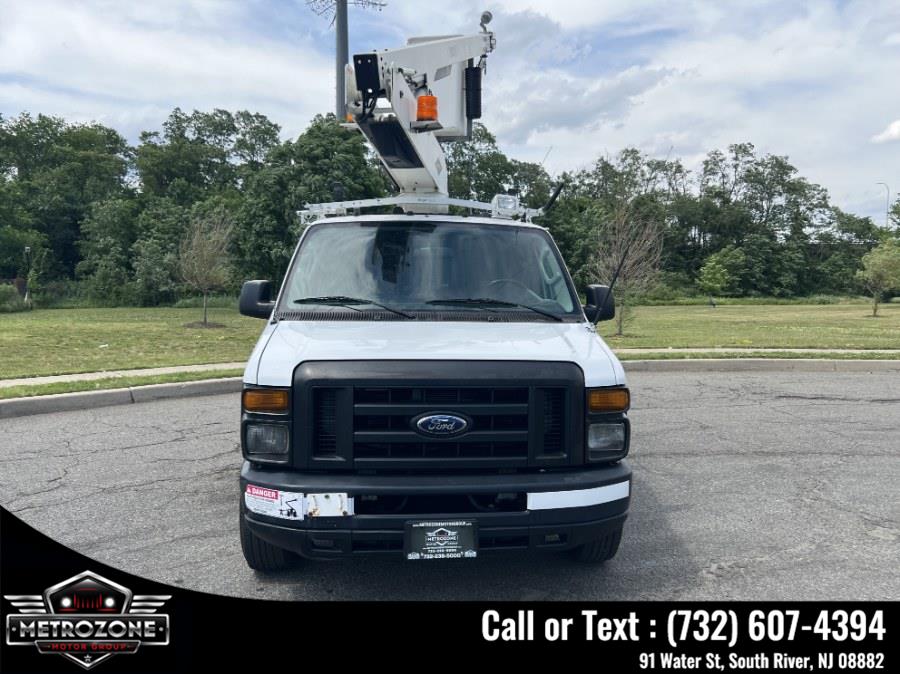 2012 Ford E-Series E-350 Super Duty's photo