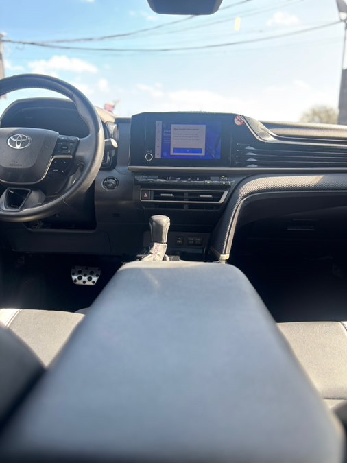 2025 Toyota Camry SE - Photo 10
