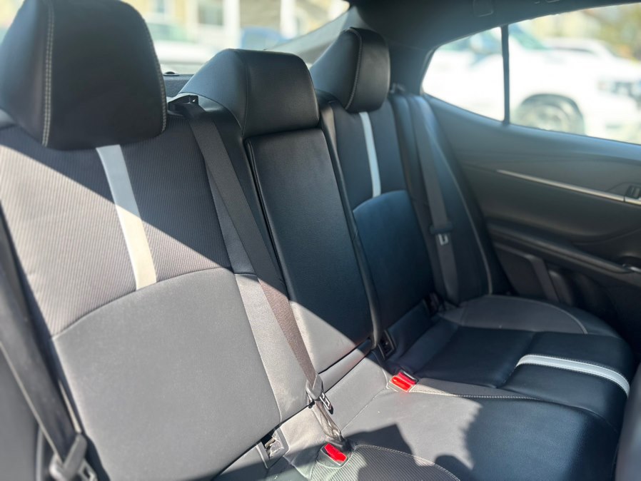 2025 Toyota Camry SE - Photo 9