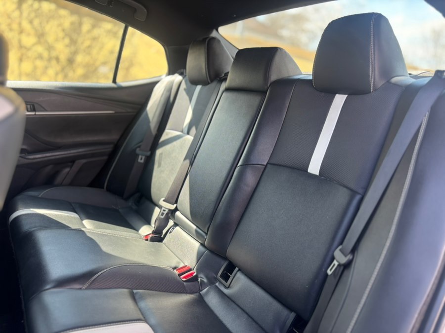 2025 Toyota Camry SE - Photo 7