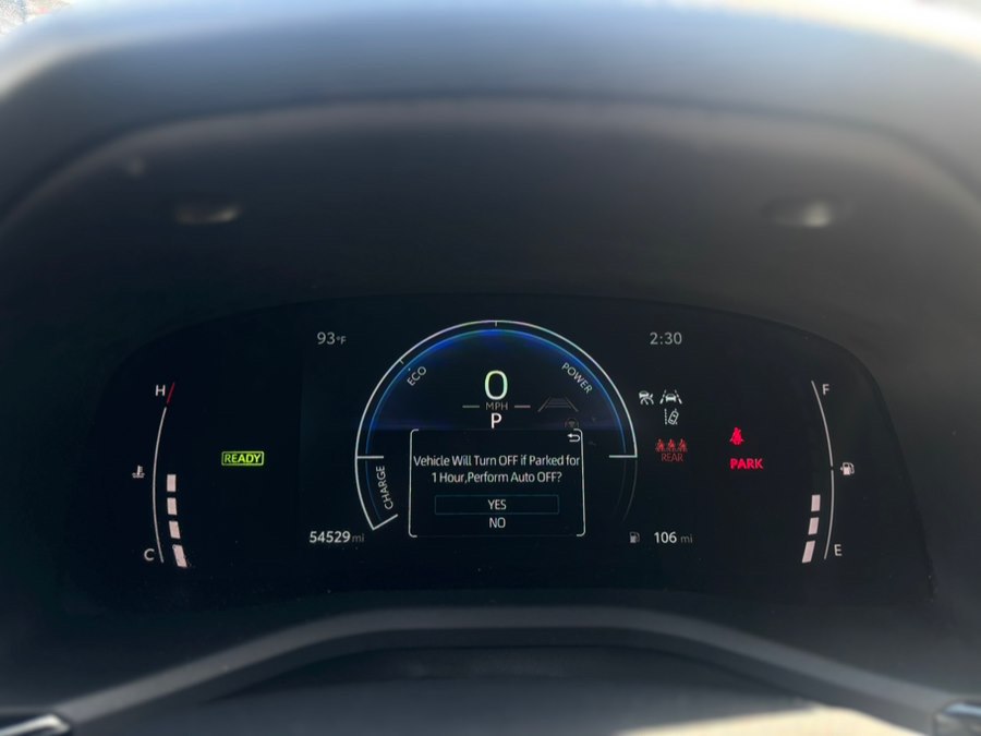 2025 Toyota Camry SE - Photo 13