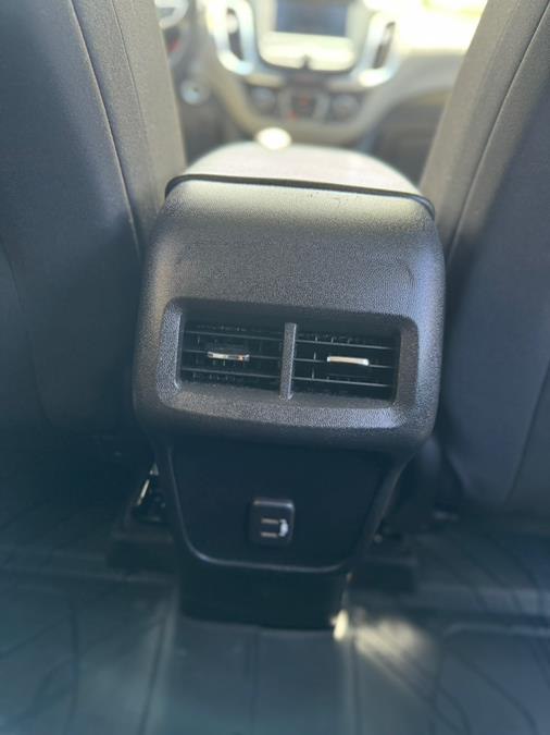 2022 Chevrolet Equinox LT - Photo 10