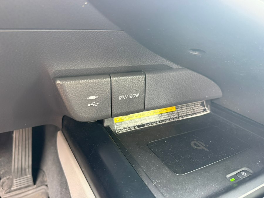 2019 Toyota Camry LE - Photo 16