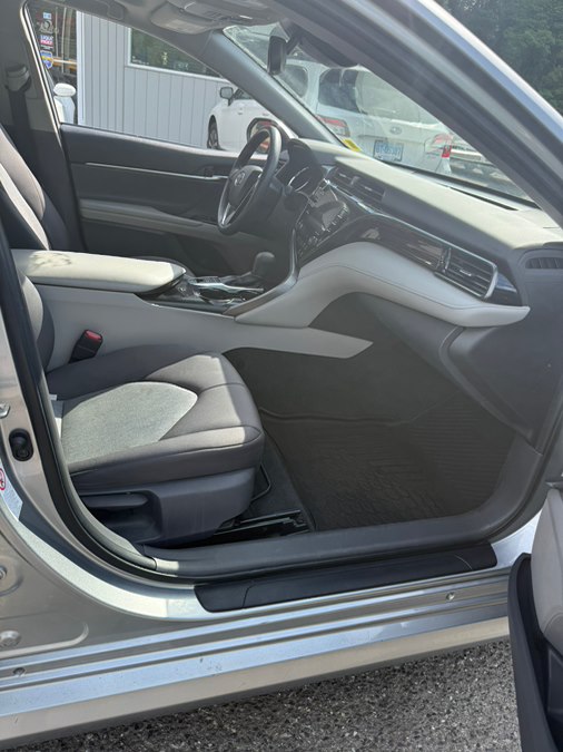 2019 Toyota Camry LE - Photo 20