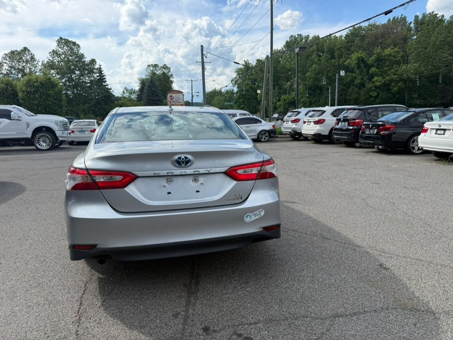 2019 Toyota Camry LE - Photo 6