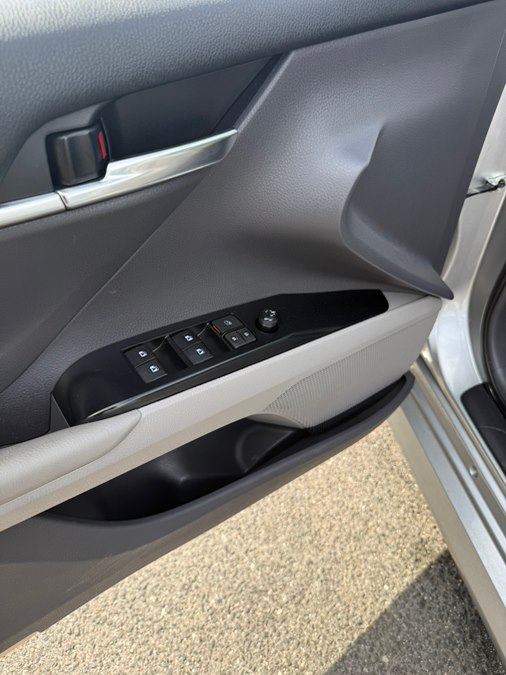2019 Toyota Camry LE - Photo 9