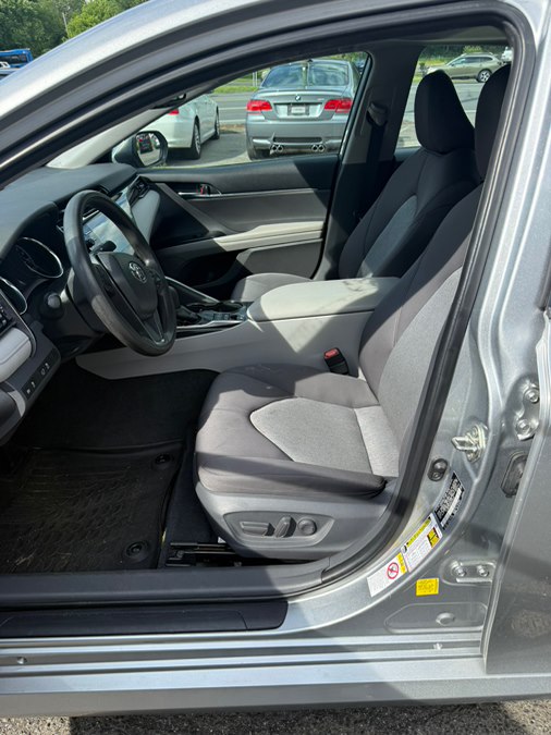 2019 Toyota Camry LE - Photo 8