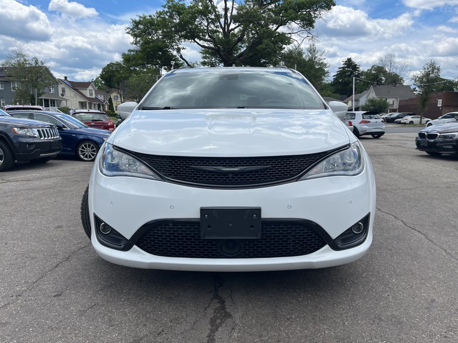 2018 Chrysler Pacifica Touring L Plus's photo