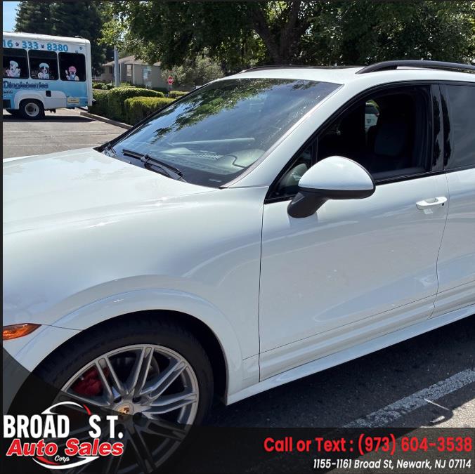 2013 Porsche Cayenne GTS's photo