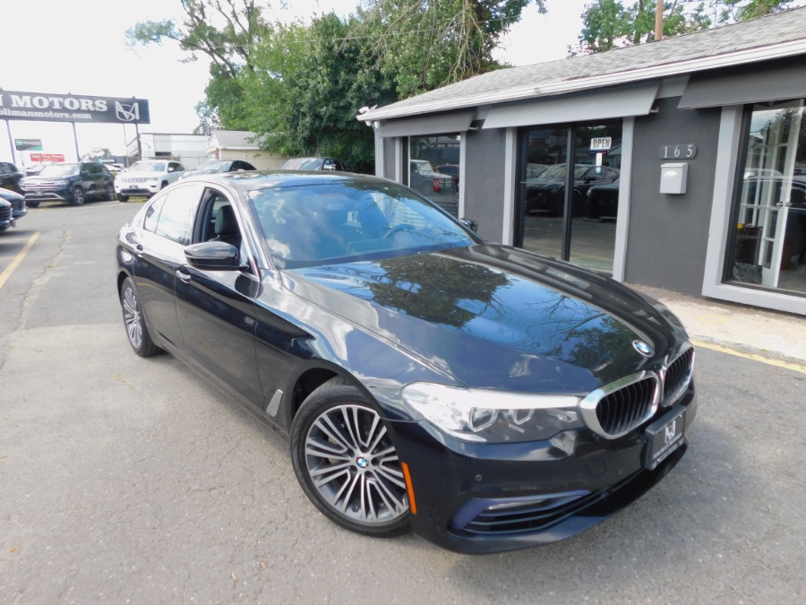 2017 BMW 5 Series 530i xDrive Sedan's photo