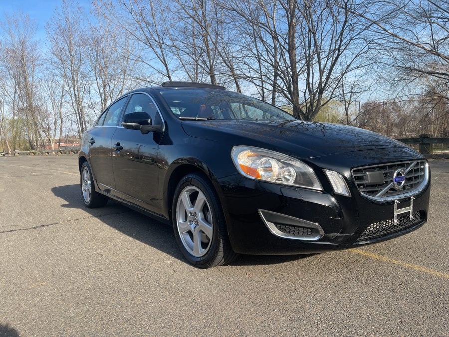 2013 Volvo S60 T5 AWD Auto's photo