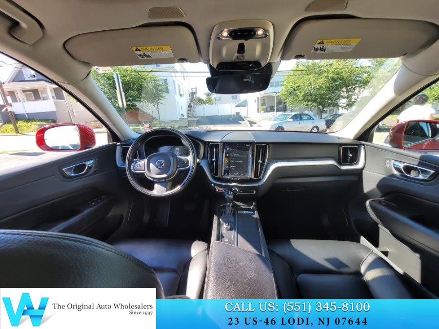 2018 Volvo XC60 Momentum - Photo 8