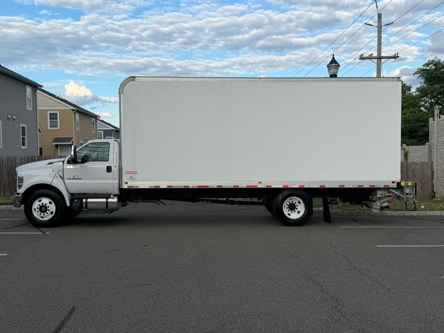 2022 Ford F-650 - Photo 6