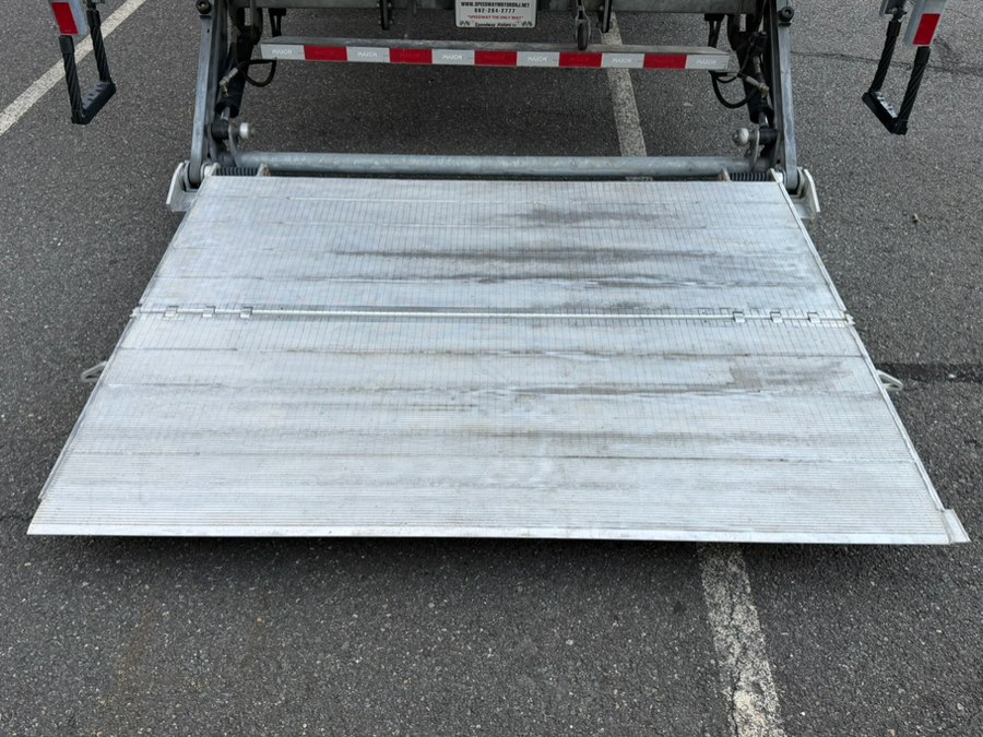 2022 Ford F-650 - Photo 66