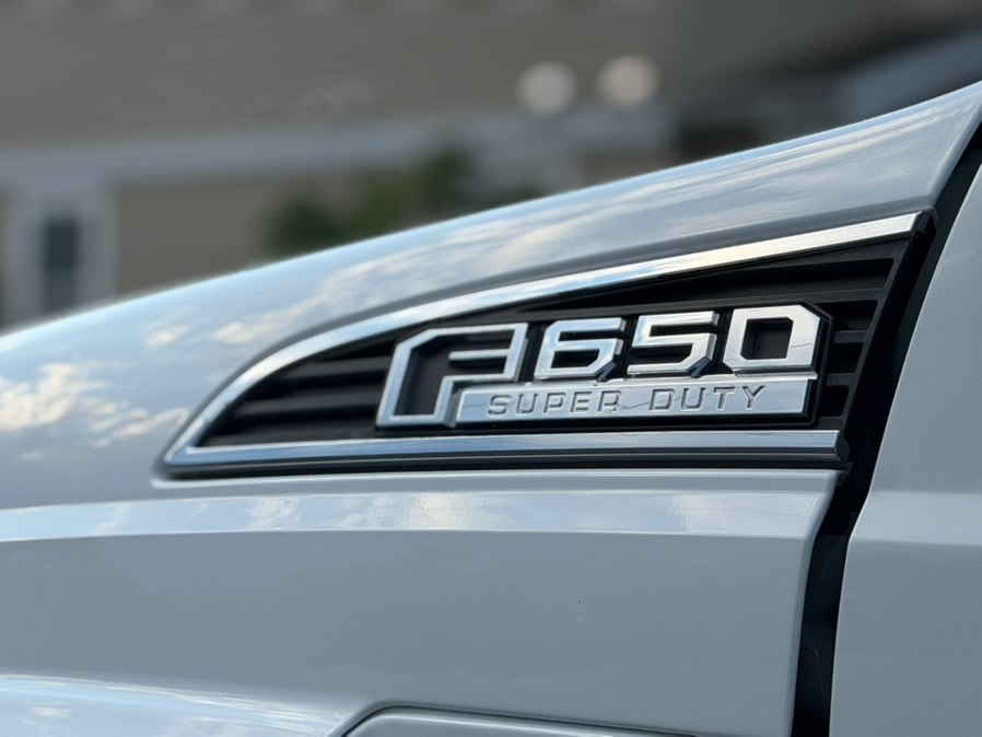 2022 Ford F-650 - Photo 16