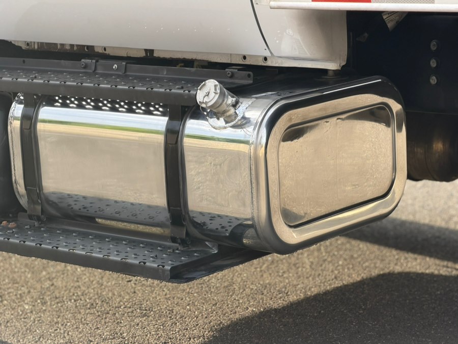 2022 Ford F-650 - Photo 20