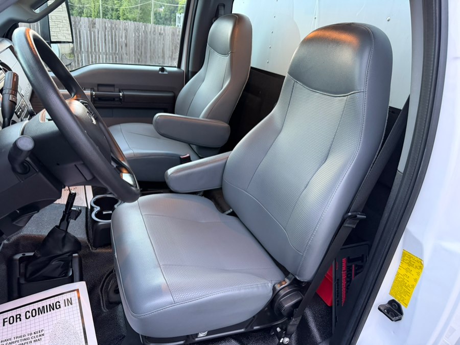2022 Ford F-650 - Photo 23