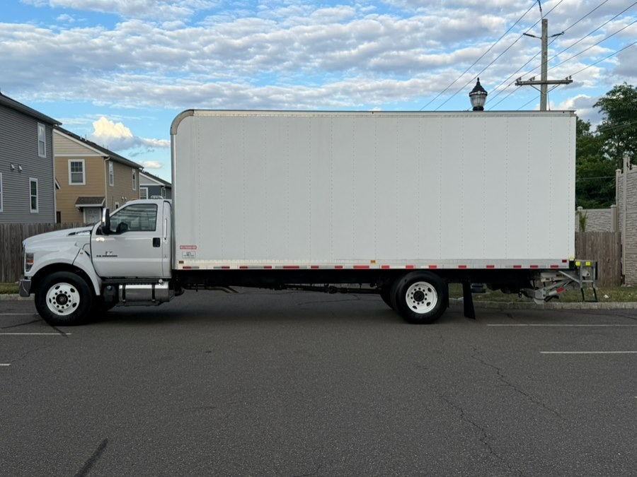 2022 Ford F-650 - Photo 6