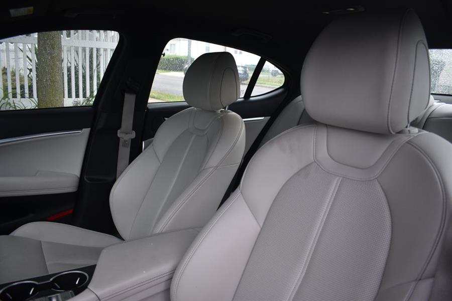 2025 GENESIS G70 Standard - Photo 9