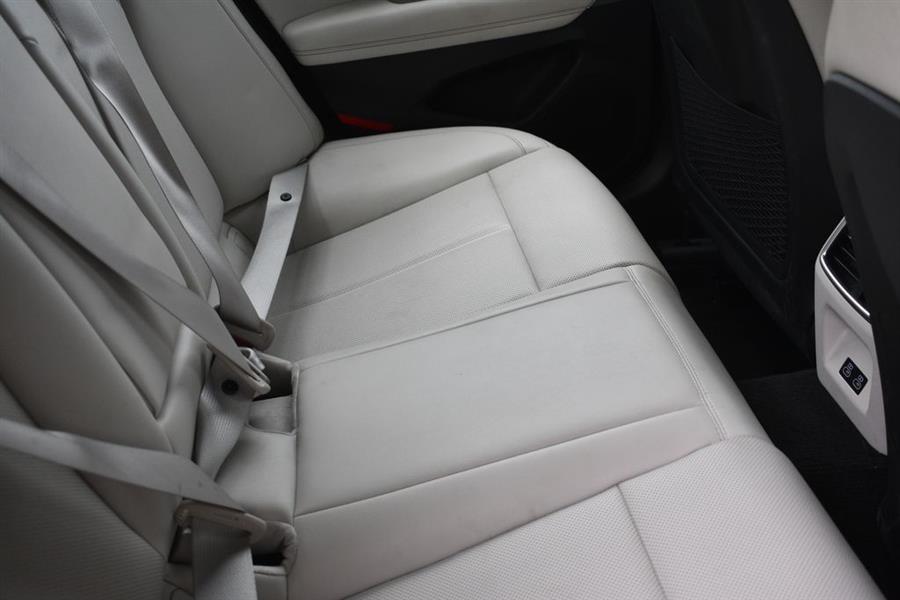 2025 GENESIS G70 Standard - Photo 25