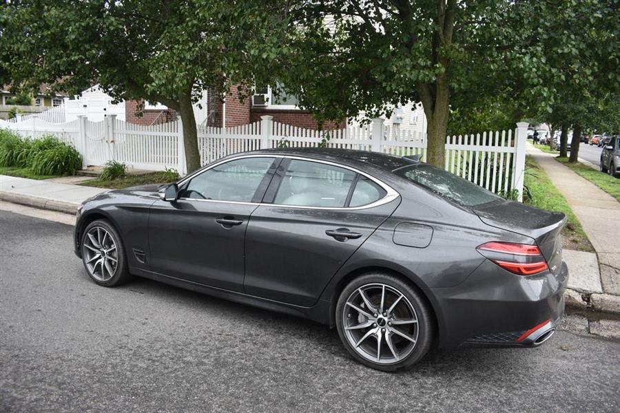 2025 GENESIS G70 Standard - Photo 8