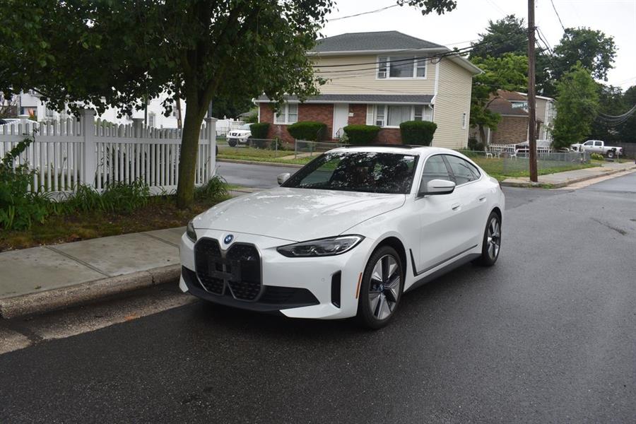 2023 BMW i4 eDrive35's photo