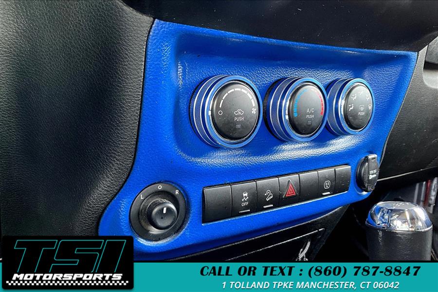 2018 Jeep Wrangler JK Unlimited Sahara - Photo 32