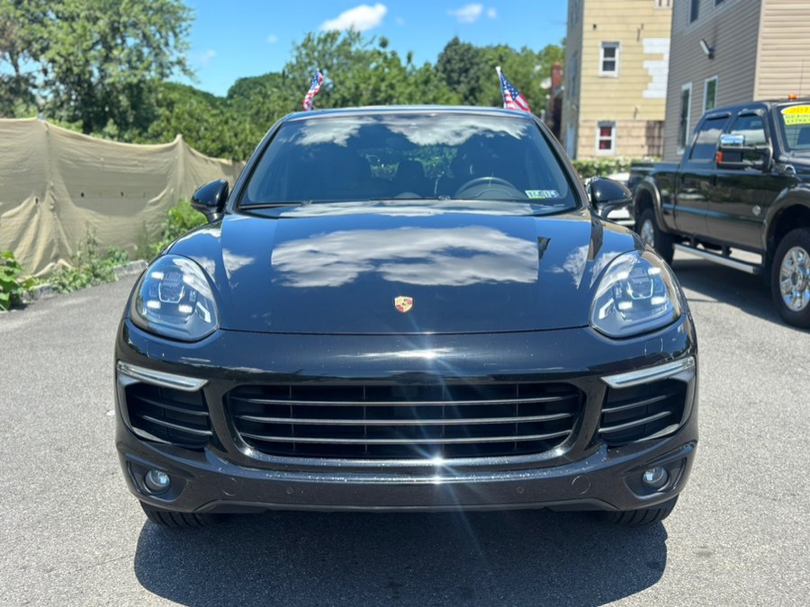2017 Porsche Cayenne Platinum Edition's photo
