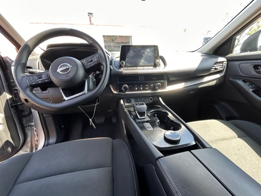 2024 Nissan Rogue S - Photo 9