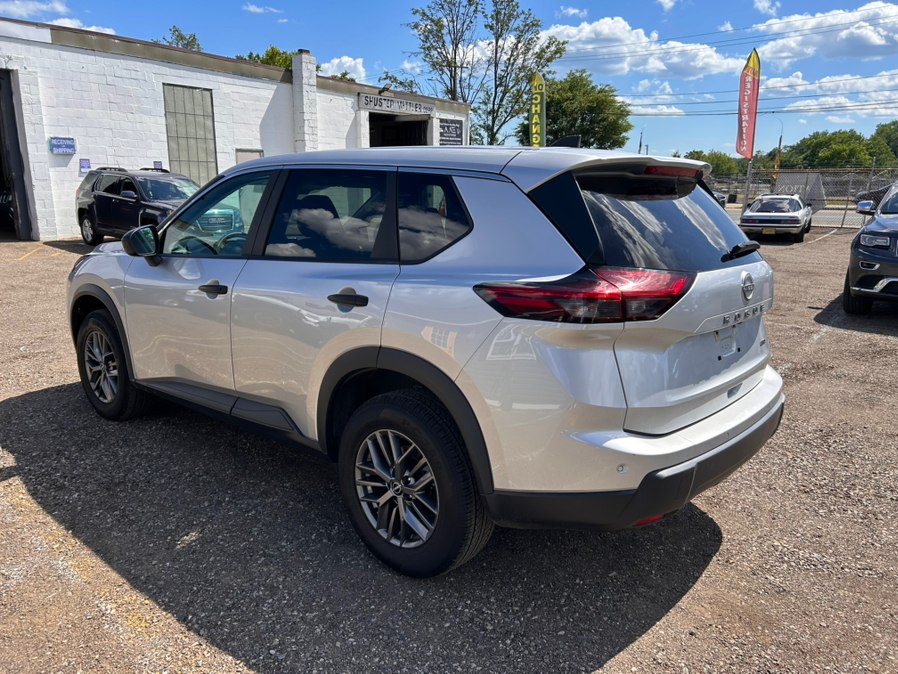 2024 Nissan Rogue S - Photo 3