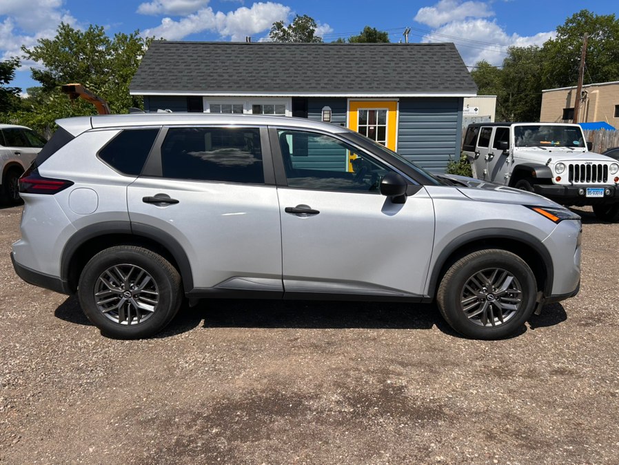 2024 Nissan Rogue S - Photo 4