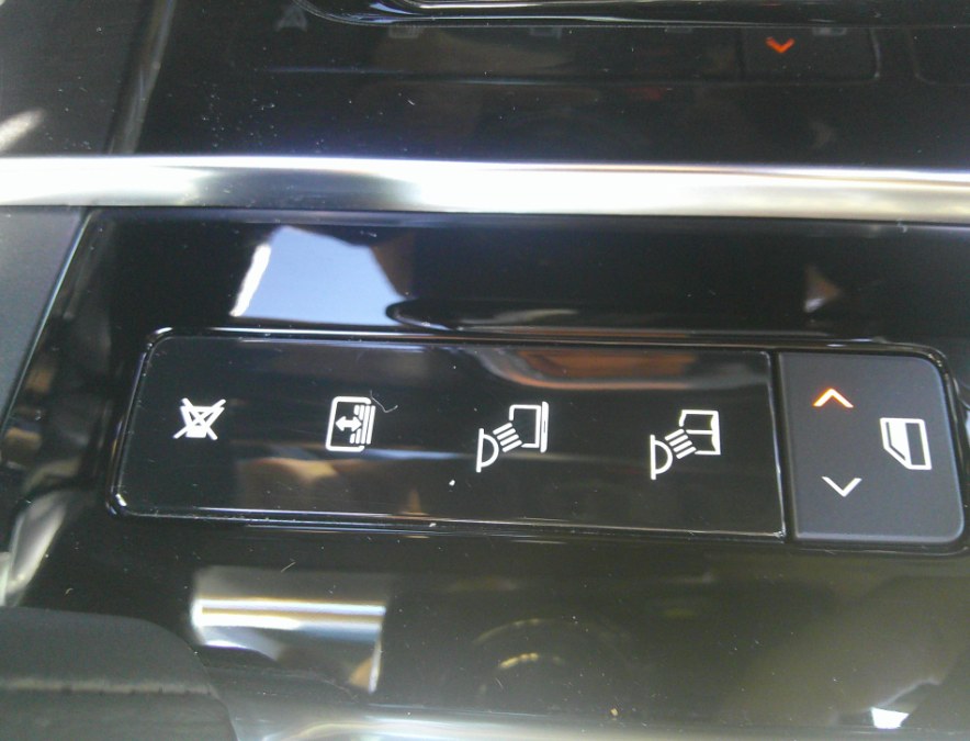 2023 Land Rover Range Rover - $64,977