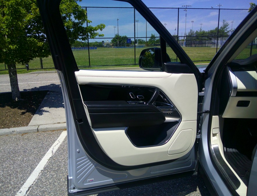 2023 Land Rover Range Rover - $64,977
