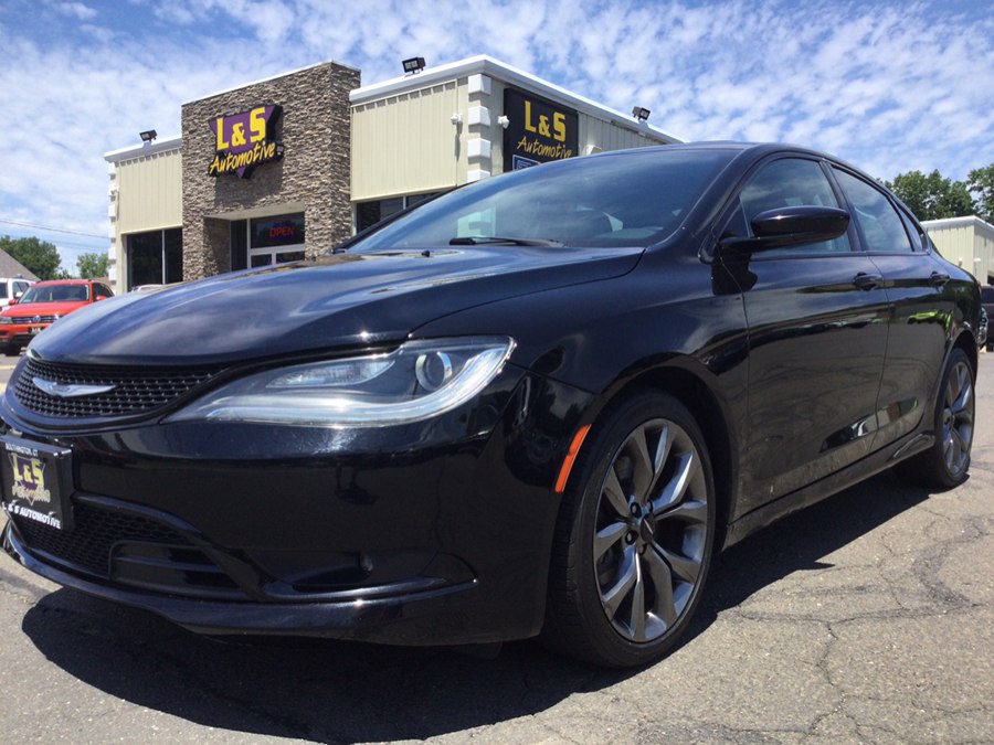 2016 Chrysler 200 S AWD's photo